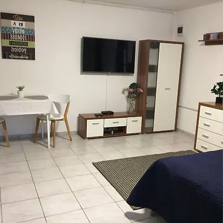 Jandi Apartment *