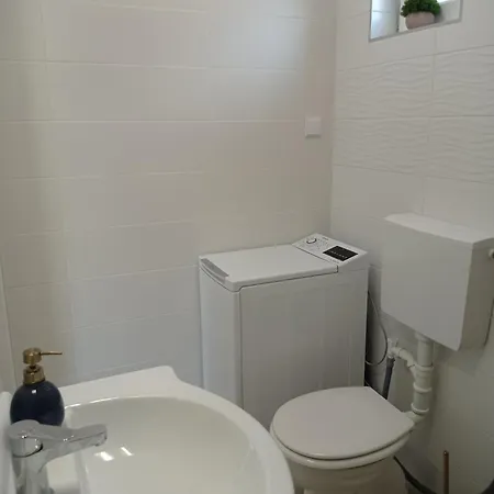 Jandi Apartment *